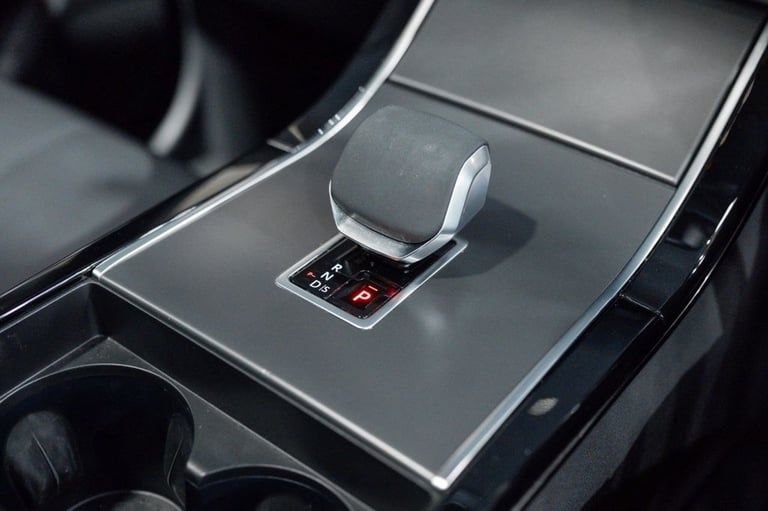 2024 Land Rover Range Rover Velar 2.0 P250 Dynamic HSE SUV 5dr Petrol Auto 4WD Euro 6 (s/s) (249 ...