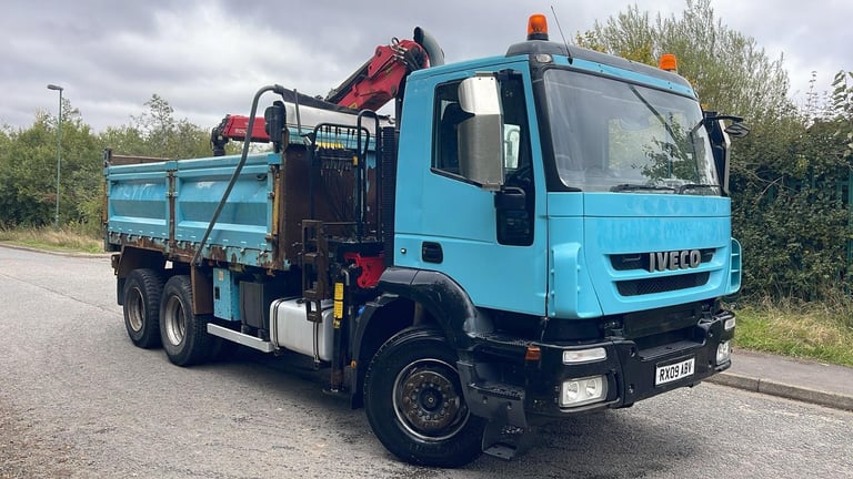 2009 (09) IVECO TRAKKER 330 TIPPER GRAB. PALFINGER CRANE & GRAB BUCKET