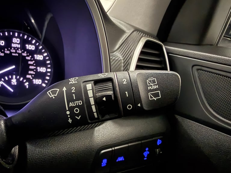 2018 68 HYUNDAI TUCSON 1.6 SE NAV CRDI 2WD MANUAL DIESEL WHITE EURO 6