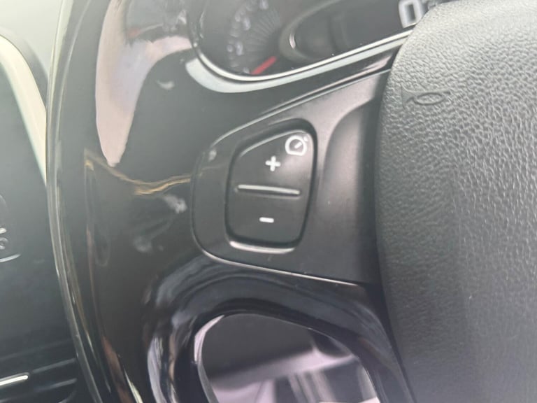 2016 Renault Clio 1.5 dCi 90 Dynamique Nav 5dr Auto HATCHBACK DIESEL Automatic