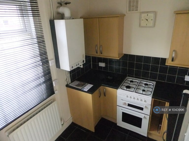 2 bedroom house in Meredith Street, Crewe, CW1 (2 bed) (#1043996)