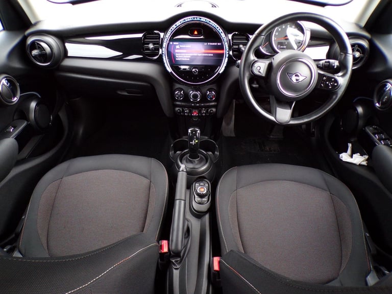 2021 MINI Hatch 5-Door Hatch One Classic HATCHBACK Petrol Automatic