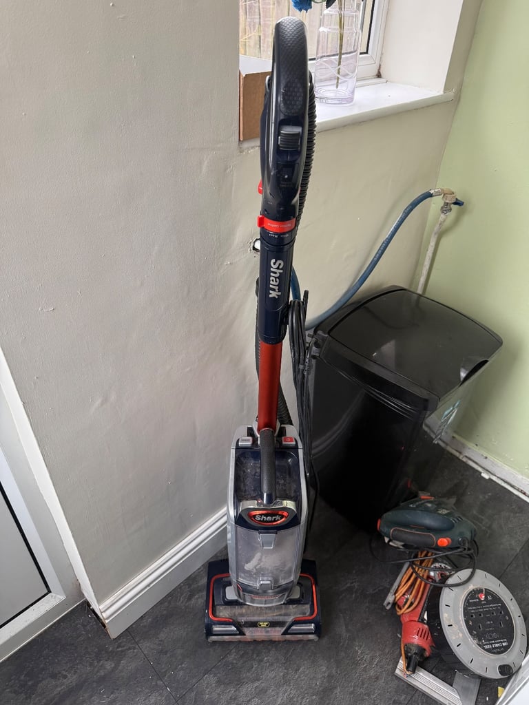 Shark upright hoover