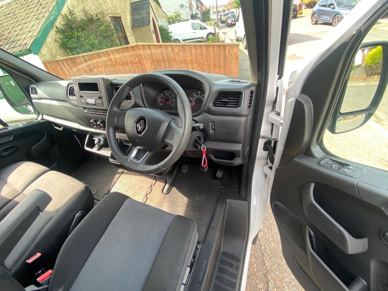 RENAULT MASTER 2.3 FWD MM35 dCi 135 Business+ MY19 White Manual Diesel 2021