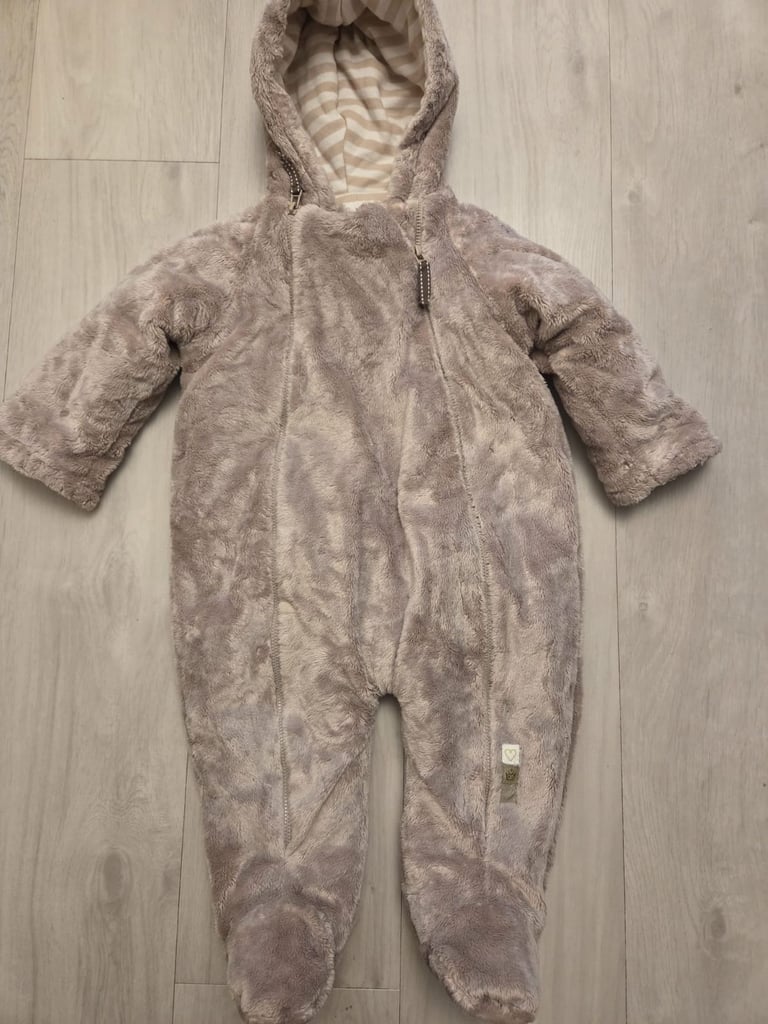 image for "The Essential One" - Winter suit - 6-9 months 