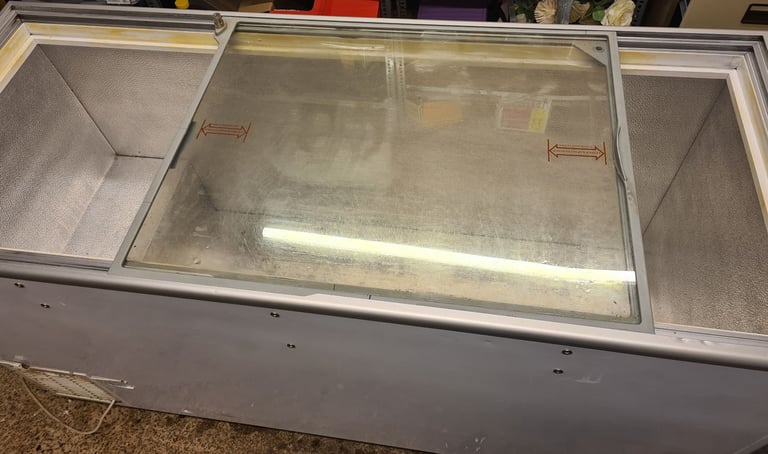 Chest freezer