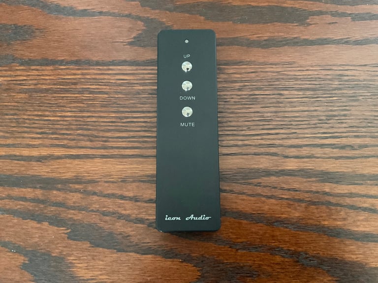 Icon Audio Class A Stereo Valve Amplifier Model 30SE KT150 with Remote Control