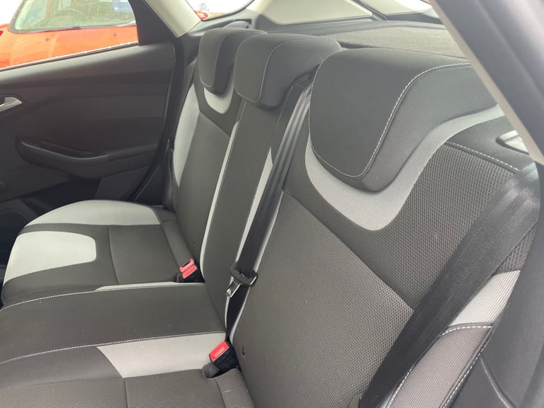 2012 Ford Focus 1.6 TDCi 115 Zetec 5dr HATCHBACK Diesel Manual