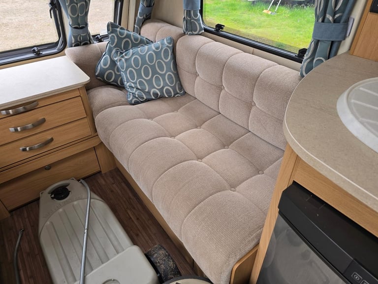 2014 Compass Corona 574 4 Berth Fixed Single Beds Caravan, Motor Mover