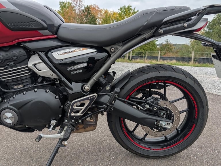 TRIUMPH SPEED 400