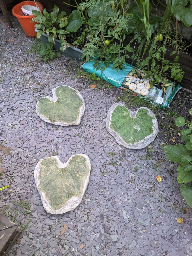 image for Blue/purple slate garden decoration pebble (not the stepping stones) (not the stepping stones)s