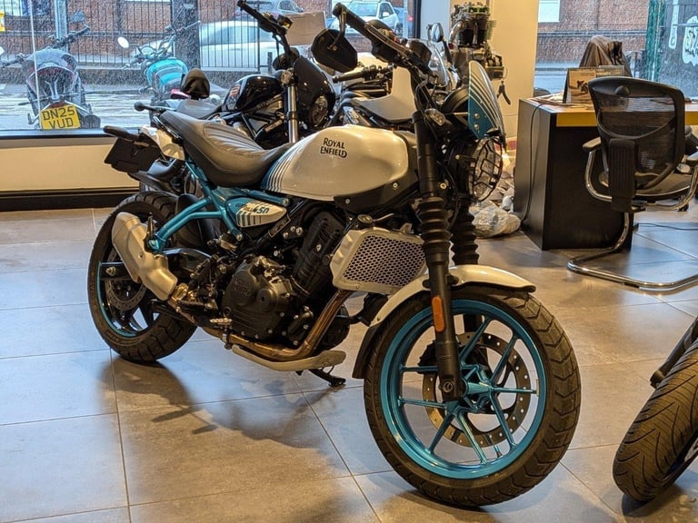 image for ROYAL ENFIELD GUERRILLA 450 - 2024 74 - LOW MILES