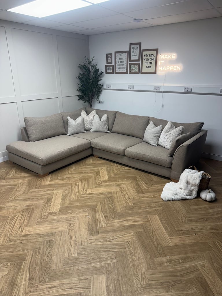 Beige DFS Bampton Formal Back Large Open End Sofa - Delivery Available 