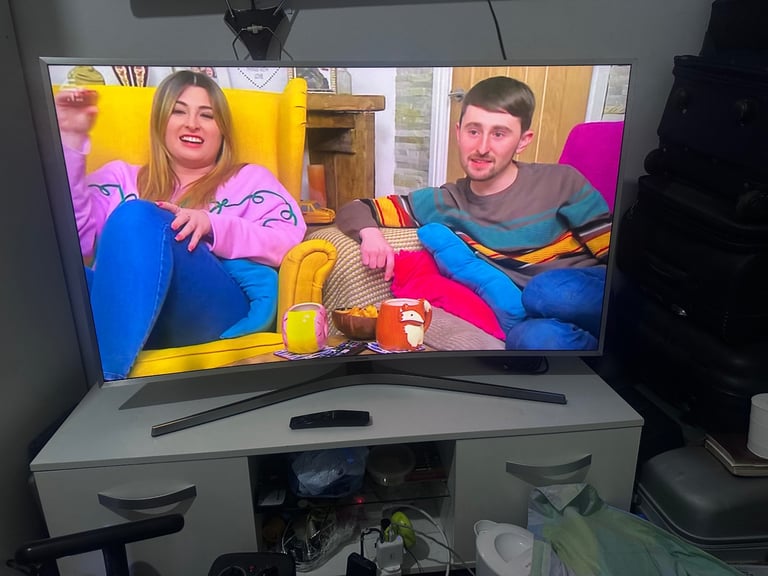 49”SAMSUNG 4k CURVE SMART LED UHDTV 