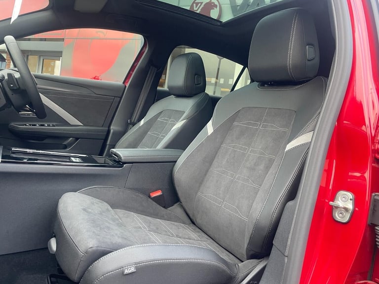 2025 Vauxhall Astra Ultimate 1.2T 145PS MHEV Hybrid e-DCT6 Auto HATCHBACK Petrol/Electric Hybrid ...
