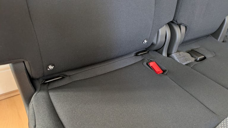 Nissan NV200 combi 2016 middle row of seats