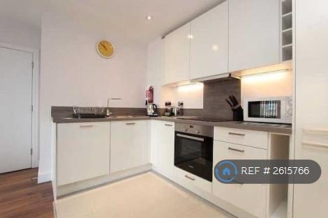 2 bedroom flat in Skylark House, Reading, RG2 (2 bed) (#2615766)