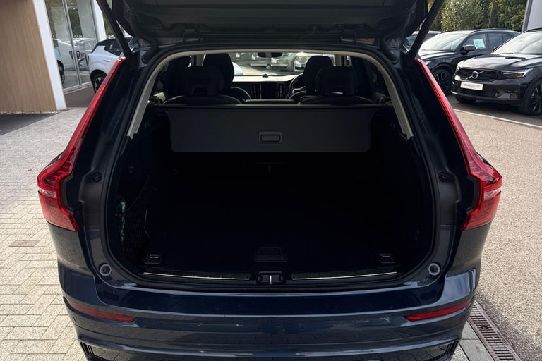 2023 Volvo XC60 2.0 B5 MHEV Ultimate SUV 5dr Petrol Hybrid Auto AWD Euro 6 (s/s) (250 ps) ESTATE ...