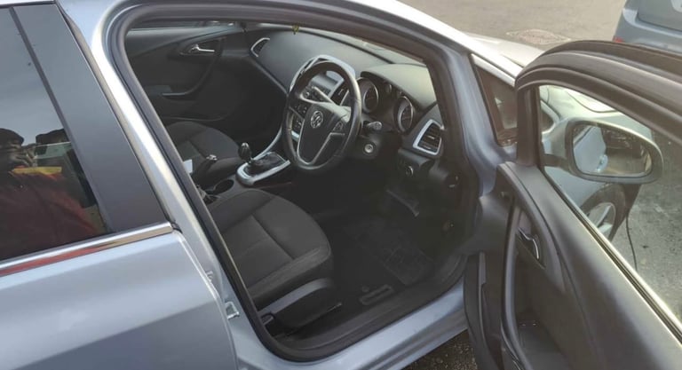 Vauxhall, ASTRA, Hatchback, 2015, Manual, 1598 (cc), 5 doors