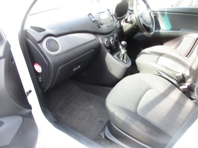 2011 (61) HYUNDAI  i10 , 1.2 ACTIVE , £20 YEAR TAX , ULEZ &amp; CAZ EXEMPT