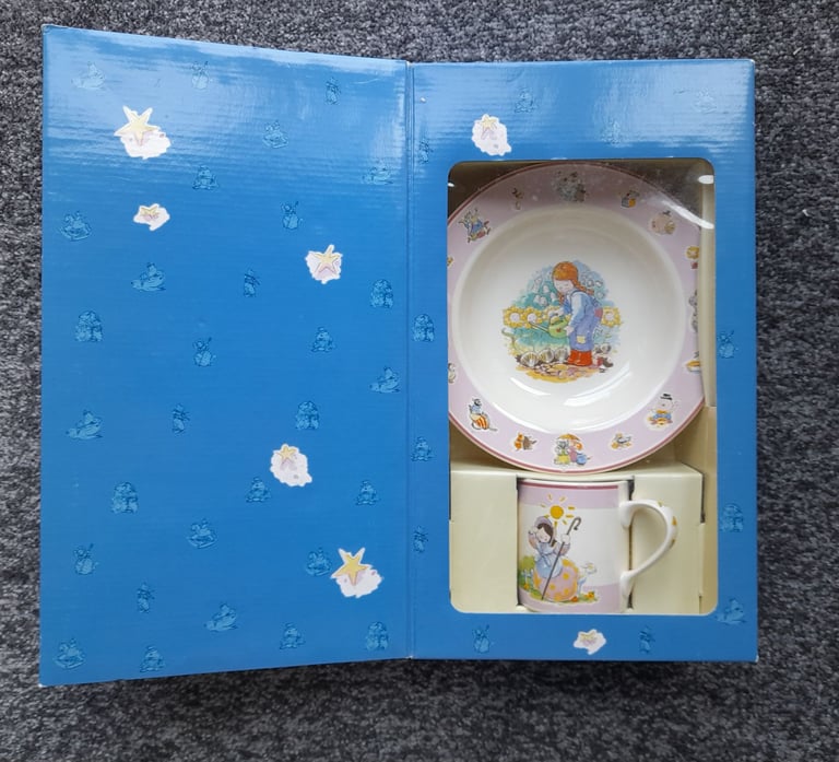 image for Nursery Rhyme Collection By Aynsley - Child's Pink Bowl & Mug Set - Boxed