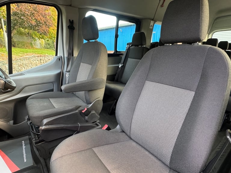 2015 Ford Transit 2.2 TDCi 460 Minibus 5dr Manual L4 H3 (17 seats) NA Diesel Manual