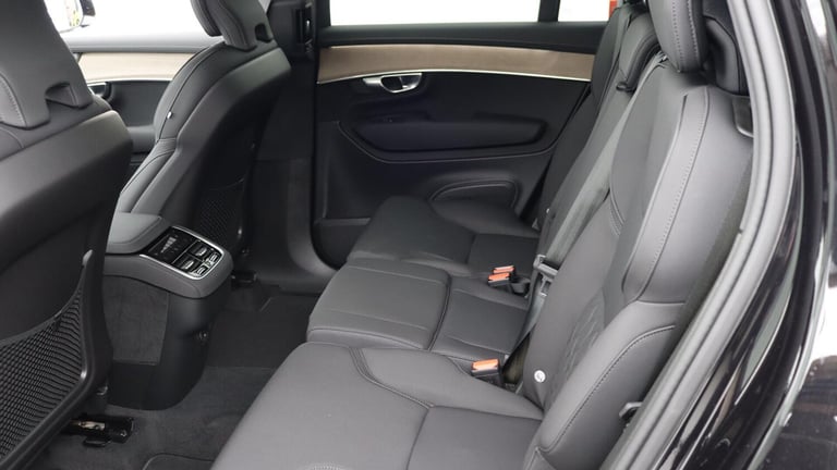  Volvo XC90 B5 (P) AWD Plus Dark (Sunroof, Harman Kardon, 360 Camera) Petrol/Electric Hybrid Auto...