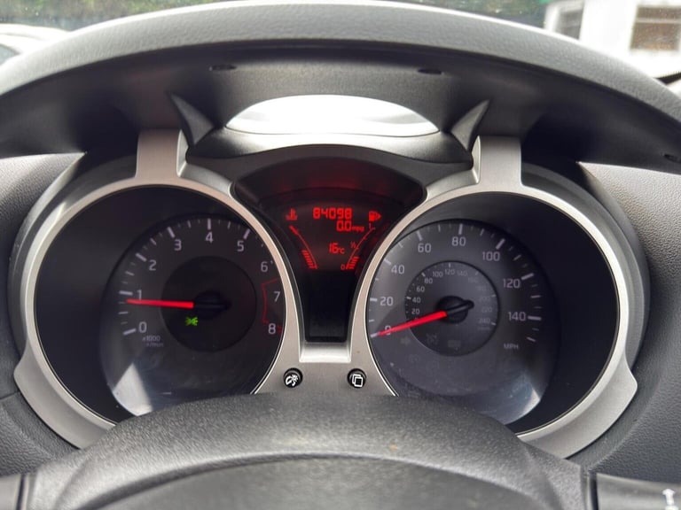NISSAN JUKE 1.6 Acenta Premium Euro 5 5dr 2011