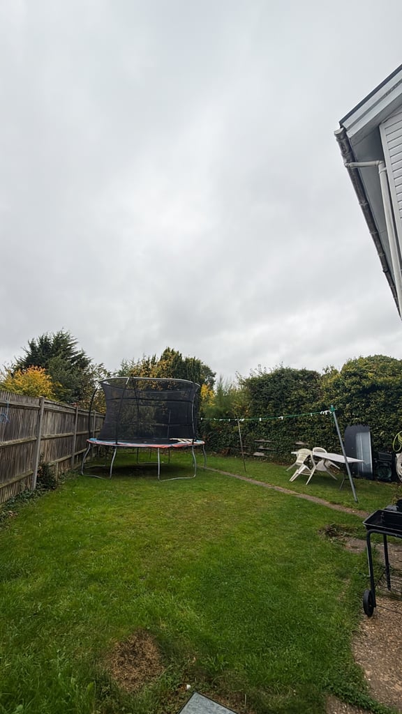 Lovely semi detached 3 bed house in between Watford and Harrow with large garden 