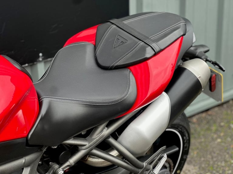 Stunning 2016/66 Triumph Speed Triple 1050 S Motorcycle