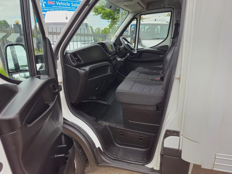 IVECO DAILY LUTON TAIL LIFT 2.3 D HPI 14V 35S 3000 2021