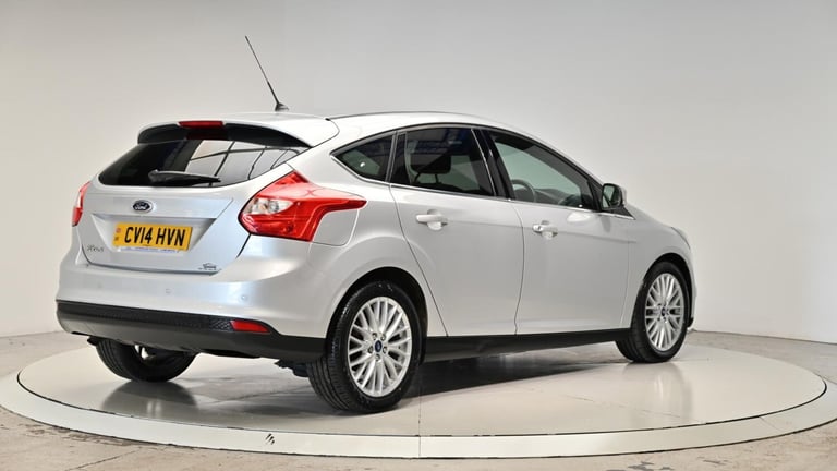 2014 Ford Focus 1.6 TDCi Zetec Euro 5 (s/s) 5dr HATCHBACK Diesel Manual