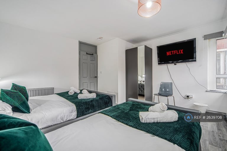 3 bedroom flat in Kilby Avenue, Birmingham, B16 (3 bed) (#2639708)