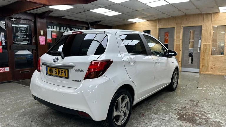 2016 Toyota Yaris 1.5 Hybrid Icon 5dr CVT HATCHBACK PETROL/ELECTRIC Automatic