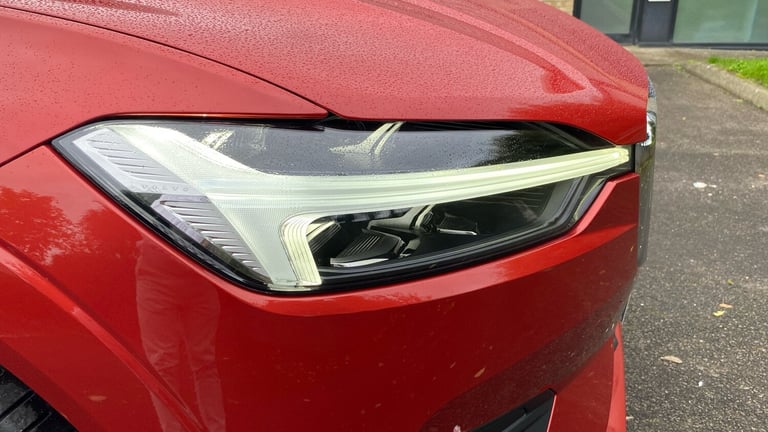 2021 Volvo XC60 2.0 B4D Momentum 5dr AWD Geartronic Diesel Estate Estate Diesel Automatic