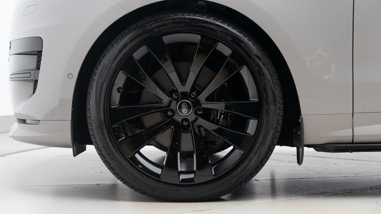 2023 Land Rover Range Rover Sport (73 Reg) 3.0 D300 Dynamic SE (Black Pack) Estate DIESEL/MHEV Au...