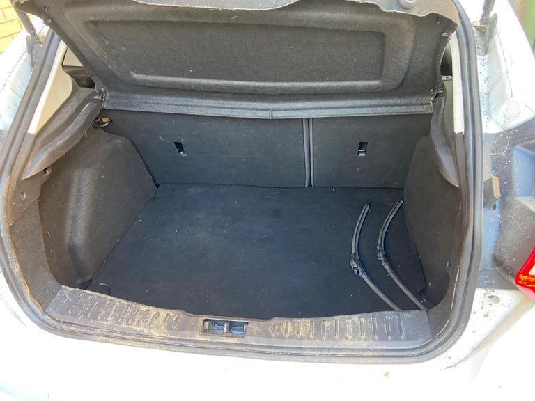 Ford, FOCUS, Hatchback, 2011, Manual, 1596 (cc), 5 doors