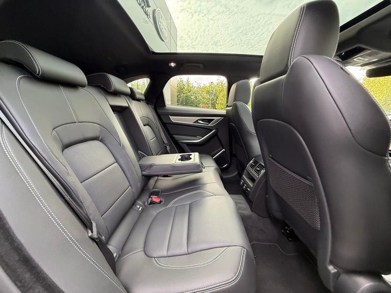 2024 Jaguar F-Pace 2.0 P250i R-Dynamic SE Black SUV 5dr Petrol Auto AWD Euro 6 (s/s) (250 ps) EST...