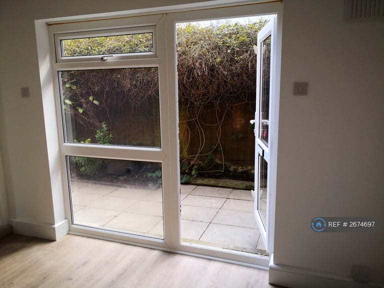 1 bedroom flat in York Road, Guildford, GU1 (1 bed) (#2674697)