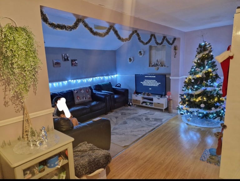 2 bed ground floor for 3 bed house in Bedfordshire