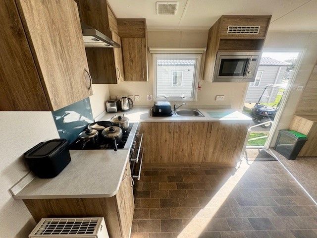 Only one available!! - 3 bedrooms, 2021 model - £35,995