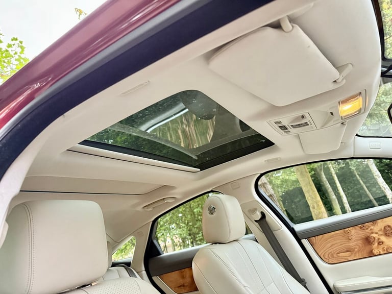 2010 Jaguar XJ 3.0d V6 Premium Luxury 4dr Auto SALOON DIESEL Automatic