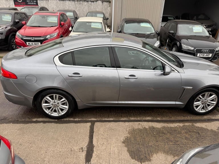 JAGUAR XF 2.2d Luxury Auto Euro 5 (s/s) 4dr 2011