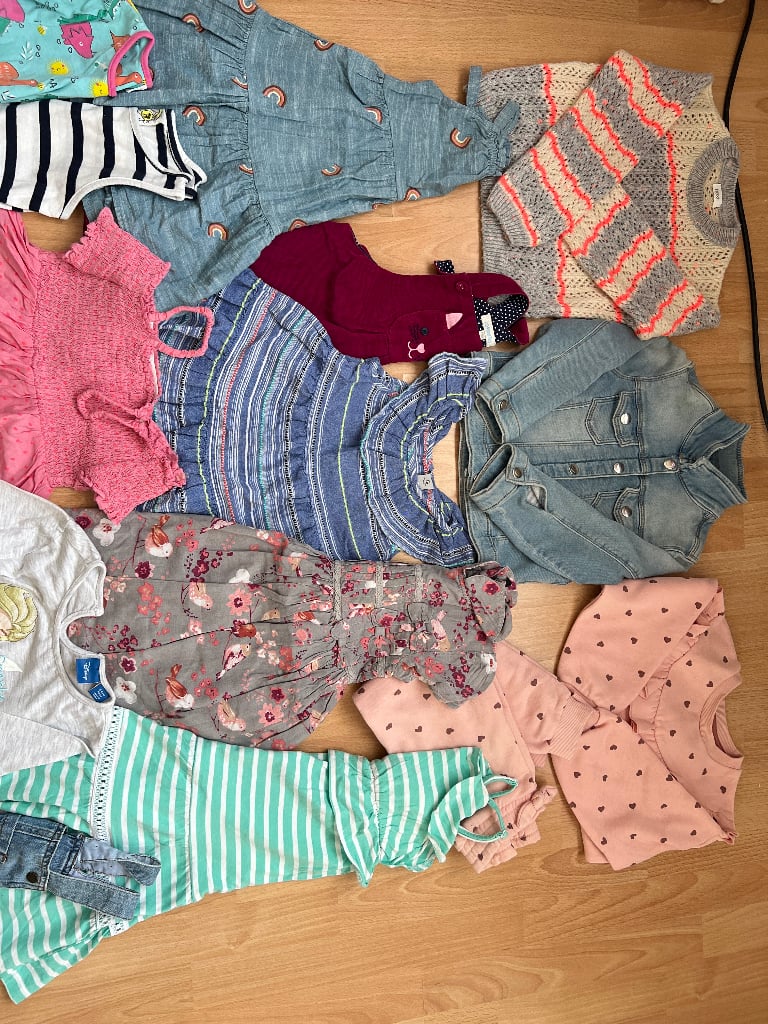 Girls 5 selling 5T clothing bundle