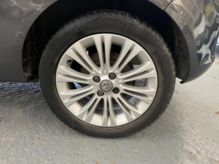 2013 Vauxhall Corsa 1.4 16V SE Auto Euro 5 3dr HATCHBACK Petrol Automatic