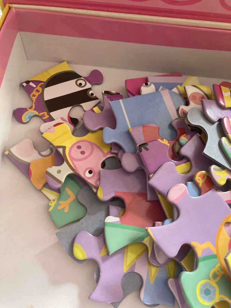 Peppa Pig Puzzle  2 Images in one Box