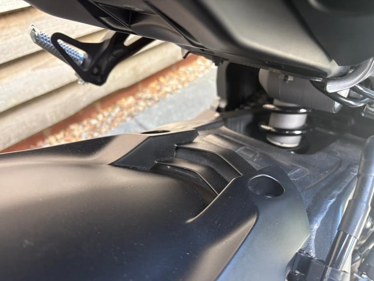 2023 / 73 Yamaha MT10 £10000 Grey 5978 miles.