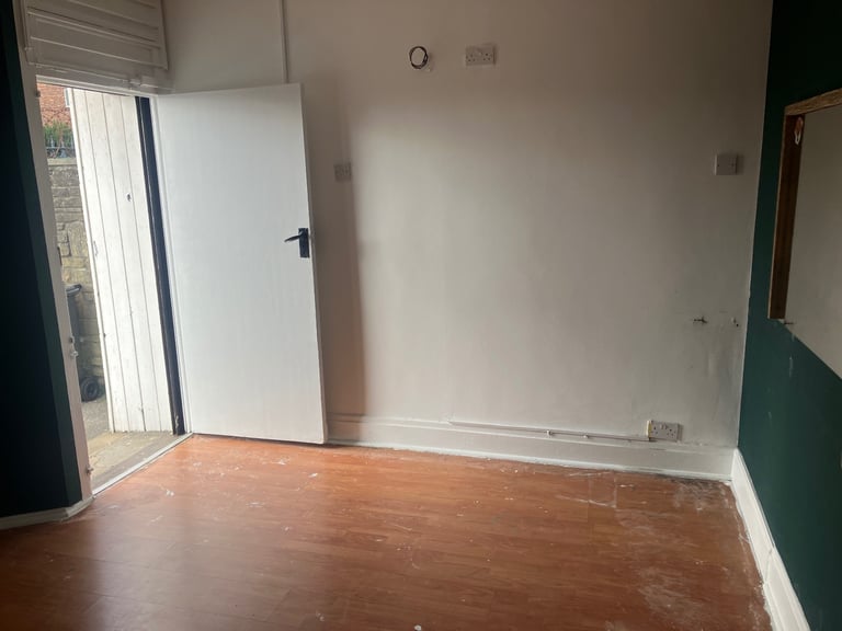 shop to rent barber shop deighton huddersfield