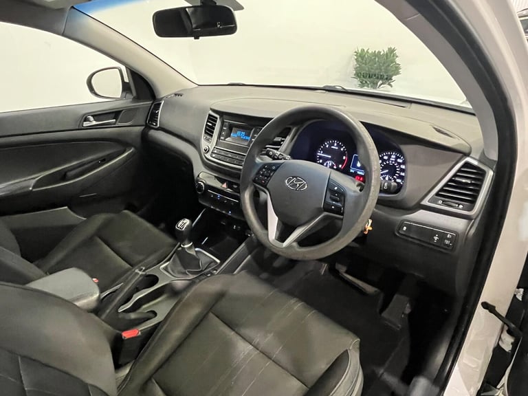2016 Hyundai TUCSON 1.7 CRDi Blue Drive S 5dr 2WD ESTATE DIESEL Manual