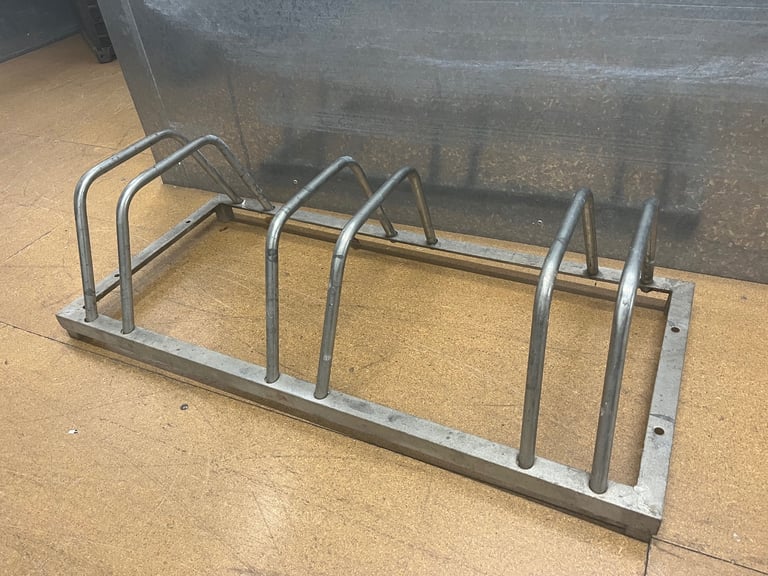 image for 3 bike floor stand 